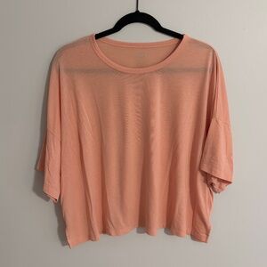 Old Navy active cropped short sleeve shirt